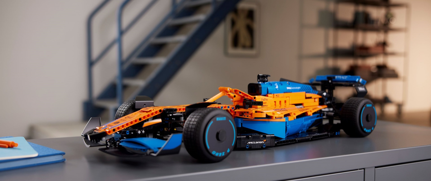 Модель Lego McLaren Formula 1 готова к гонкам