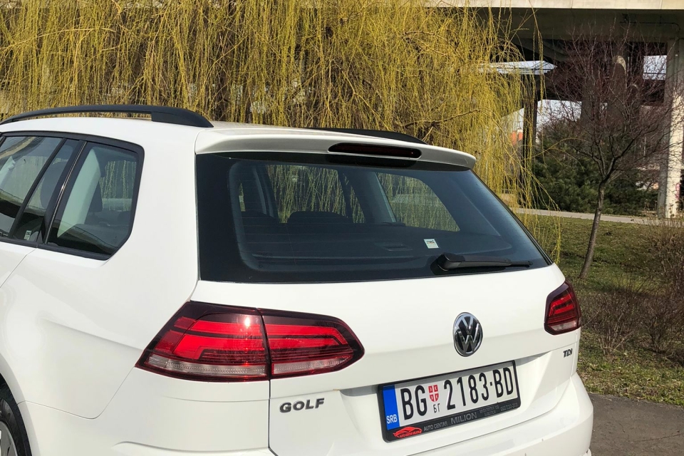 Rent a VW Golf VI 2.0 TDI car in Belgrade and enjoy