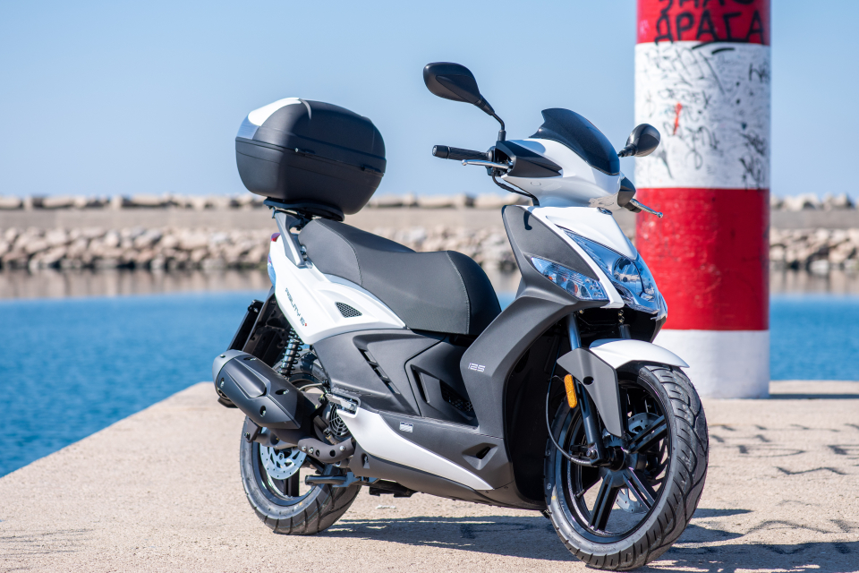 Hire a Kymco Agility City 125 Scooter in Cali from $35 per day