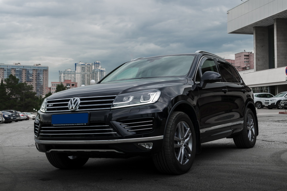 Volkswagen Touareg TDI AT Life - цены, характеристики, комплектация.