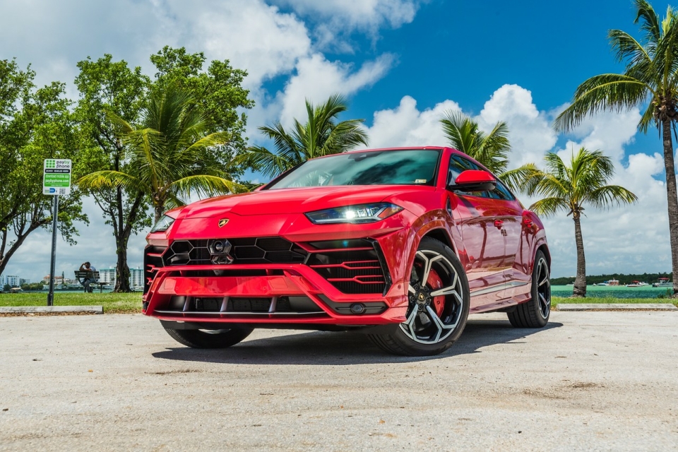 Alquilar Lamborghini Urus 2021 de € 1190/día en Miami Estados Unidos |  5021958 